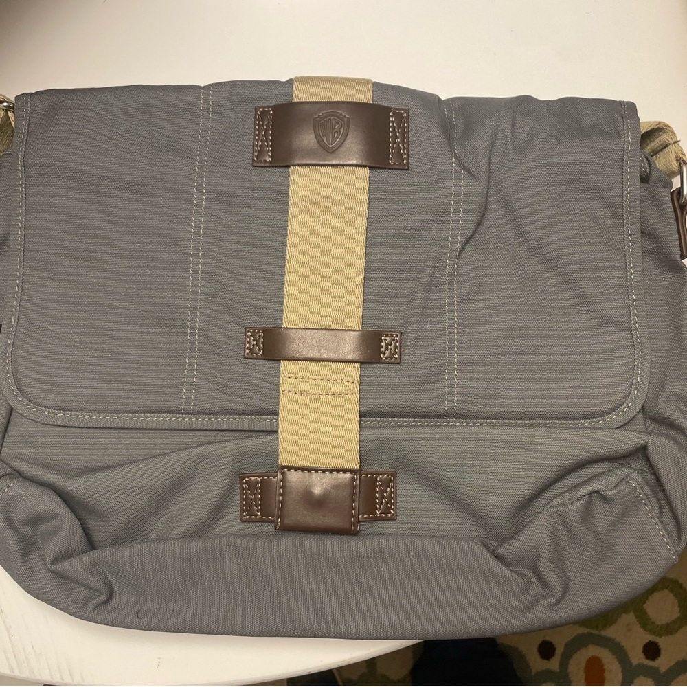NWT Warner Bros. Grey & Tan Messenger Bag